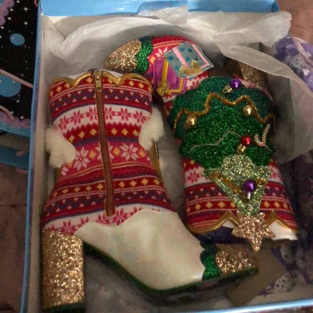 Irregular Choice Trees a Crowd